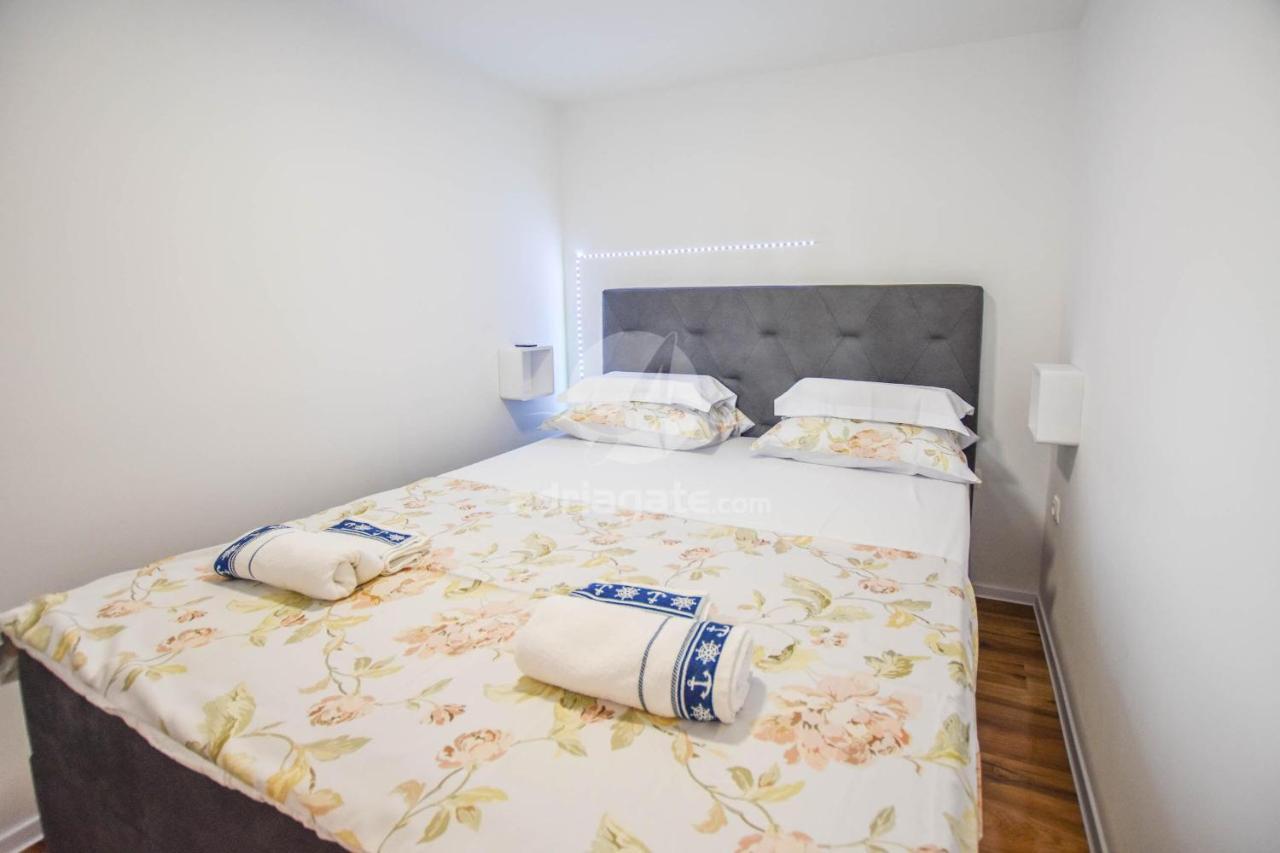 Mobile Dandelion Apartment Biograd Na Moru