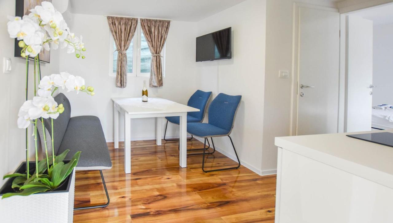 Apartment Mobile Dandelion Biograd Na Moru